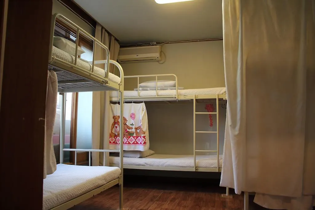 Hongdae Orange Guesthouse Сеул 0*,  Южная Корея